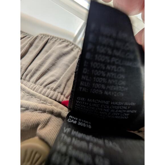 The North Face Convertible Cargo Pants Outdoor Hiking Beige Men’s Small - Picture 10 of 10